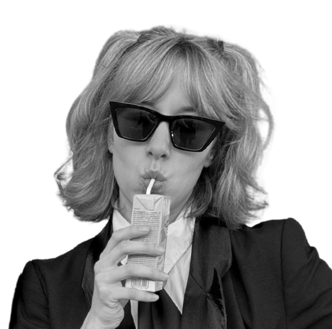 Mona Schneeweiss Soloprojekt